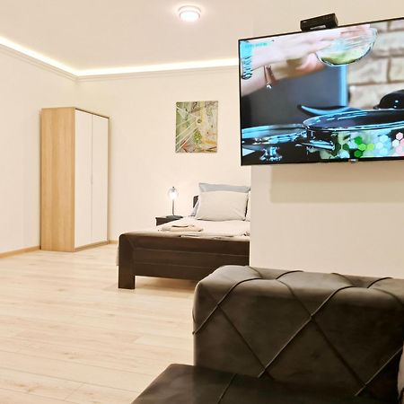 Modern Central Apartments Renovated Belgrado Esterno foto