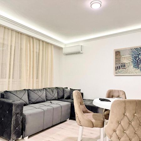 Modern Central Apartments Renovated Belgrado Esterno foto