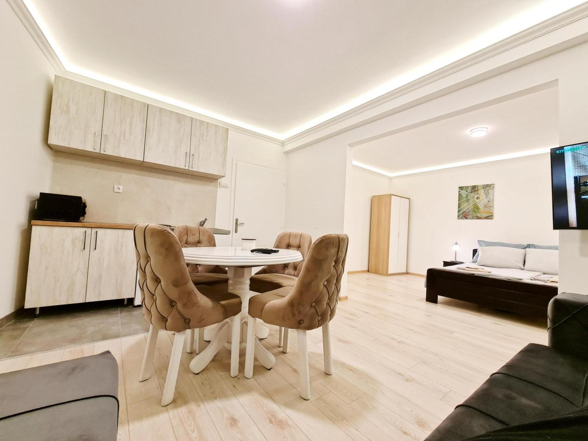Modern Central Apartments Renovated Belgrado Esterno foto