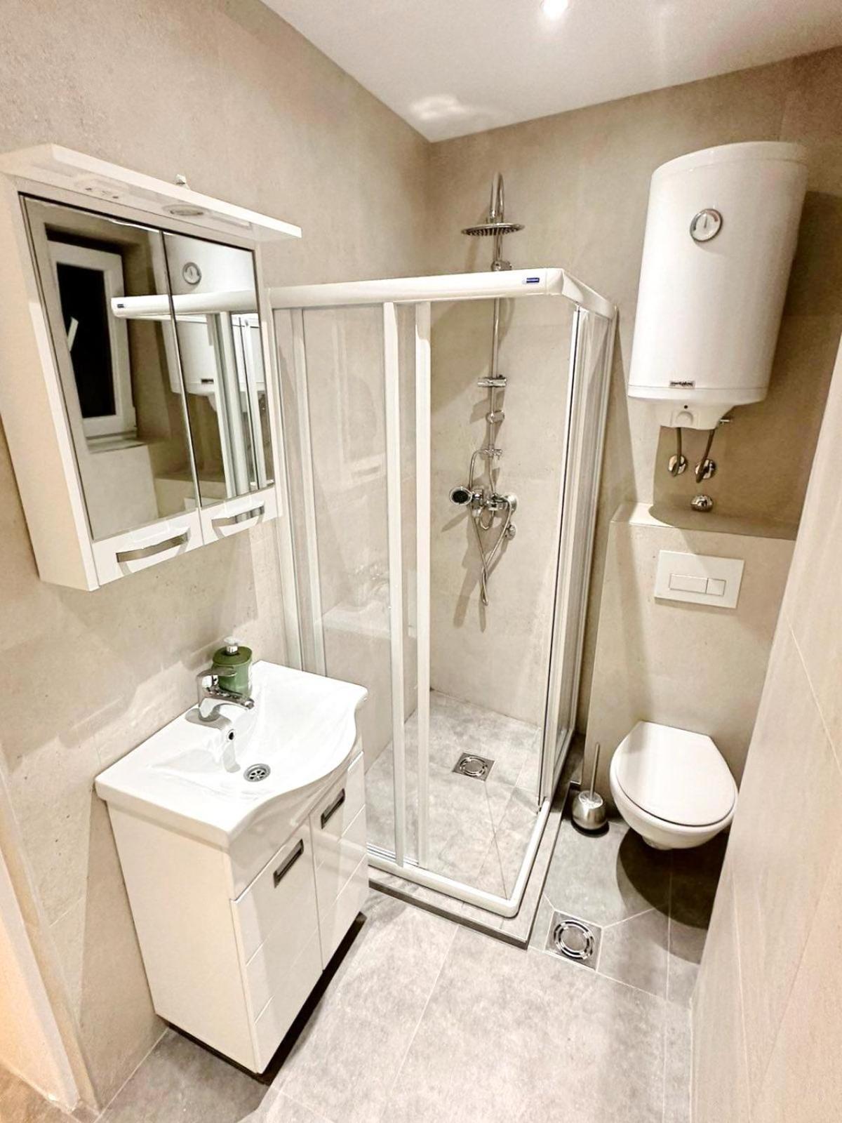Modern Central Apartments Renovated Belgrado Esterno foto