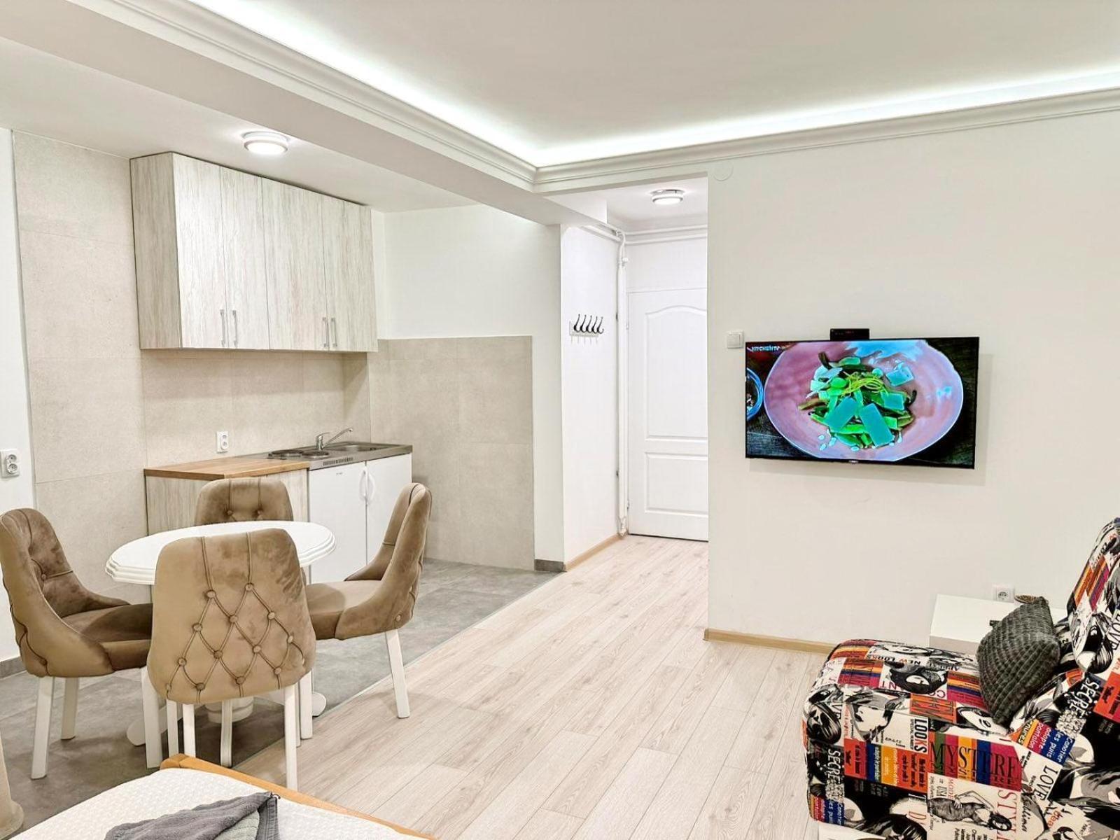 Modern Central Apartments Renovated Belgrado Esterno foto