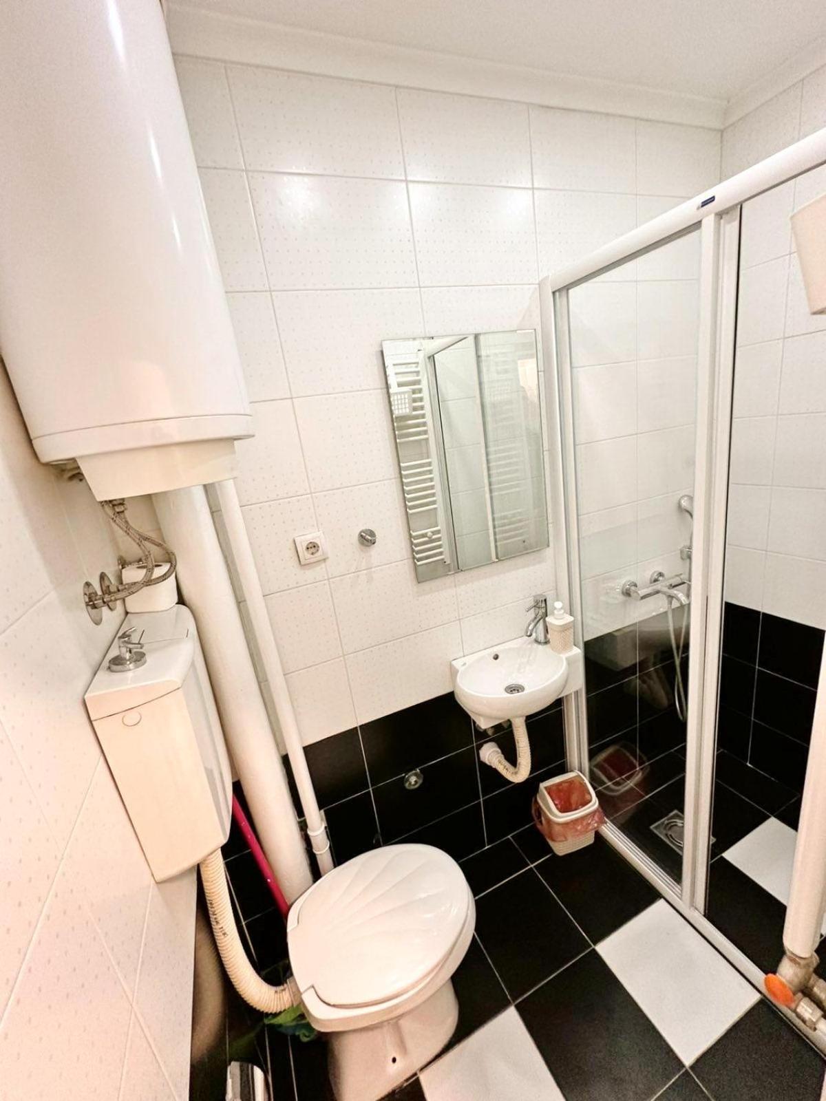 Modern Central Apartments Renovated Belgrado Esterno foto
